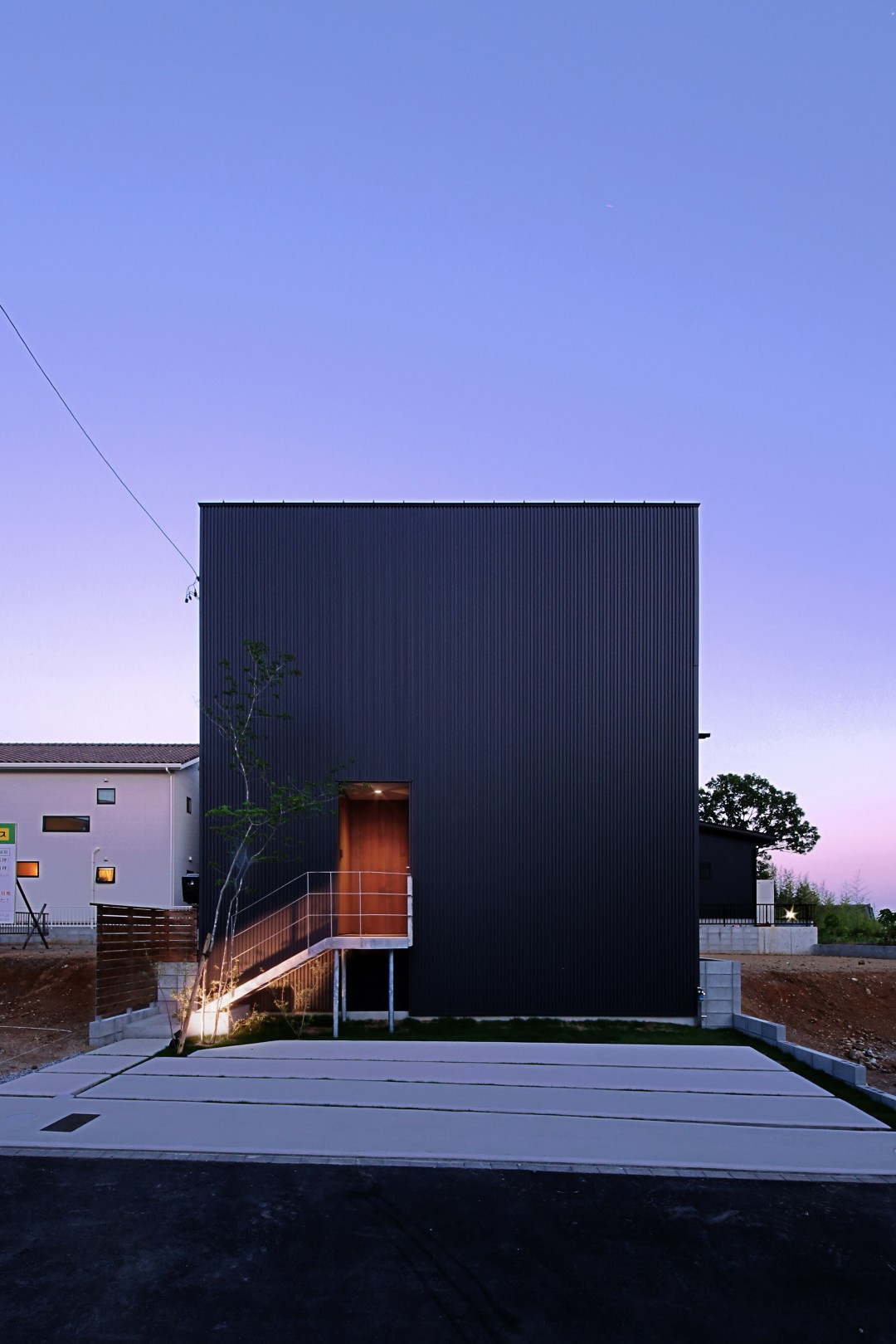 愛知県豊川市　［MONO-house] 六面体のシンプルな箱型の家 メイン画像