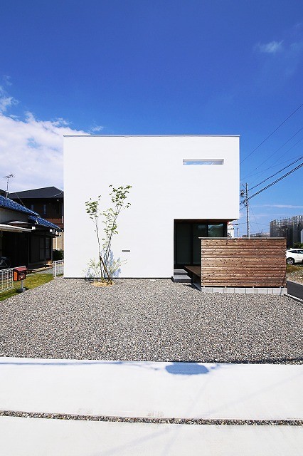 静岡県浜松市中区[MONO-house]シンプルな六面体の箱型の家 アイキャッチ画像